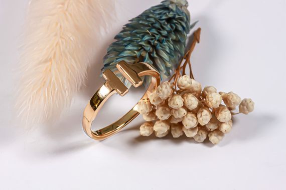 Женское кольцо Tiffany из красного золота 18.5