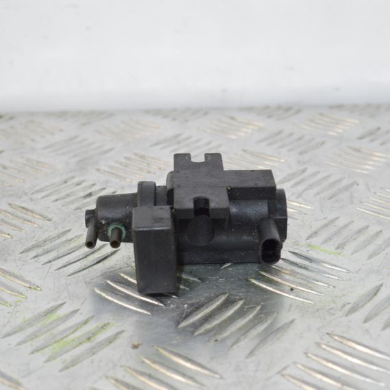 Клапан тиску 2.0 / 3.0 BMW E60 E61 E81 E82 E90 E91 2004-2013 Вакуумний клапан БМВ е60 е61 е81 е90 е91 7805391 | Зображення 1
