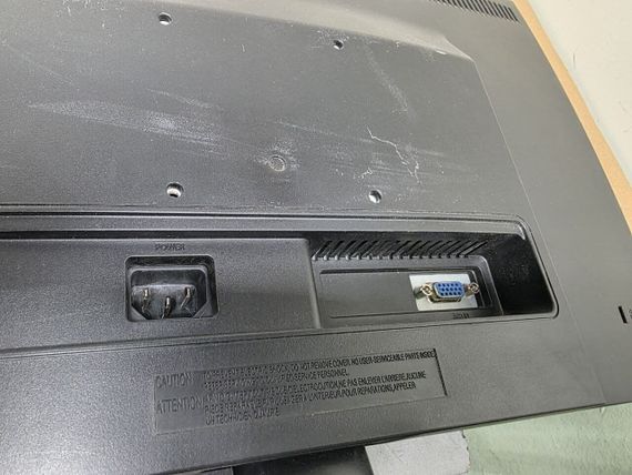 Монітор Б-клас Samsung SyncMaster E1920N / 19" (1366x768) TN / 1x VGA / VESA 75x75 / Кабелі в комплекті б/в | Зображення 4