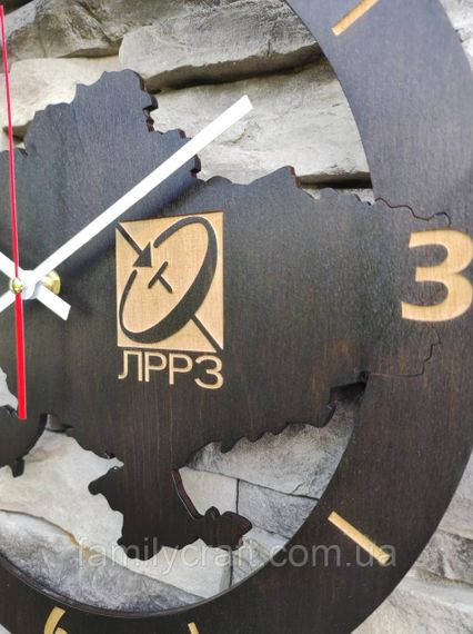 Настінний дерев'яний годинник, Карта України, безшумний механізм, патріотичний декор з логотипом, 35 см | Зображення 3