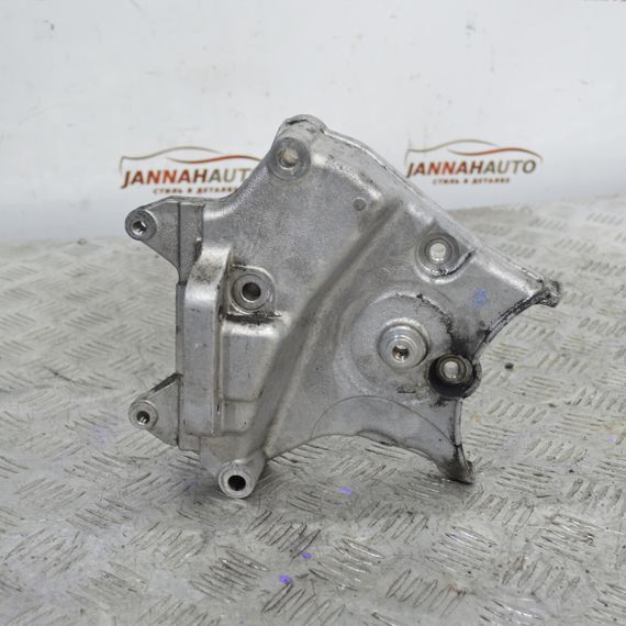 Кронштейн двигуна правий 1.9 CDTI Opel Astra H Zafira B лапа опора Опель Астра Зафіра 55210531