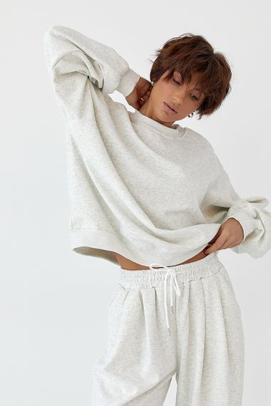 Теплий однотонний костюм зі світшотом та штанами зі складками - світло-сірий цвет, M (є розміри) | Зображення 2