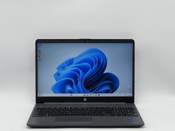 Ультрабук Б-класс HP 250 G8 / 15.6" (1920x1080) IPS / Intel Core i5-1135G7 (4 (8) ядра по 2.4 - 4.2 GHz) / 16 GB DDR4 / 240 GB SSD / Intel Iris Xe Graphics / WebCam б/у + Подарок  Беспроводная мышь HOCO GM28 | Зображення 1