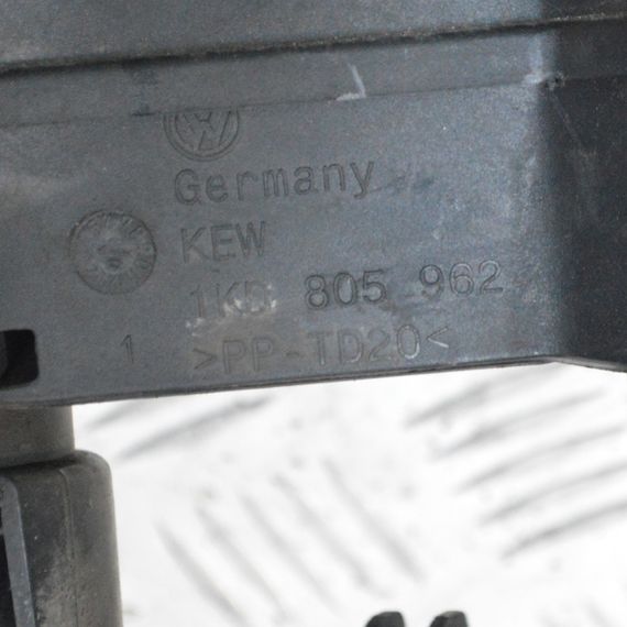 Патрубок повітряного фільтра 1.2 / 1.4 TSI Volkswagen Golf Passat 2007-2019 Трубка повітряного фільтра Фольксваген 1K0129618BF | Зображення 3