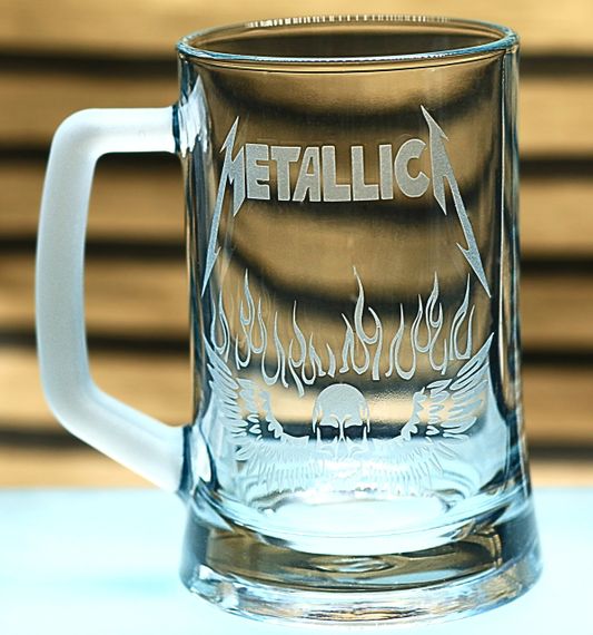 Пивний келих 670 мл Metallica з гравіюванням кружка для фаната металу Рок-атрибутика  подарунок металісту Металіка
