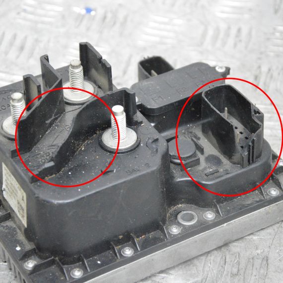 Розподільник струму Range Rover L538 2011-2018 Блок запобіжників Рендж Ровер л538 EJ3214F70AB | Зображення 1