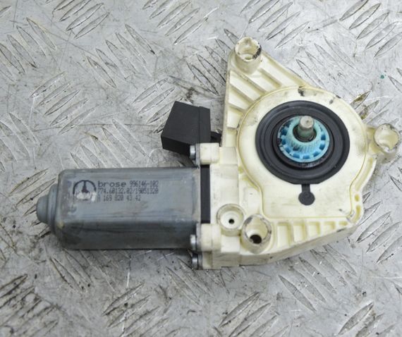 Моторчик склопідйомника передніх лівих дверей Mercedes W169 W245 2004-2012 Мерседес в169 в245 A1698204342 | Зображення 1