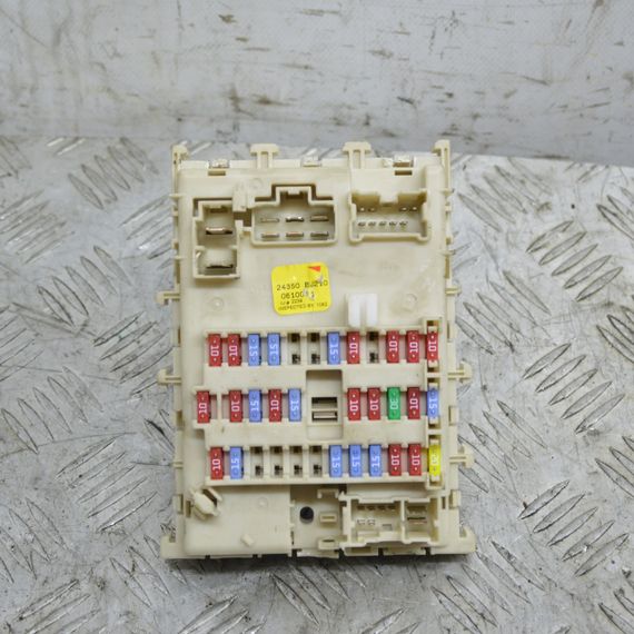 Блок запобіжників Nissan Almera Tino 2000-2006 Корпус запобіжників Ніссан Альмера Тіно 24350BU210