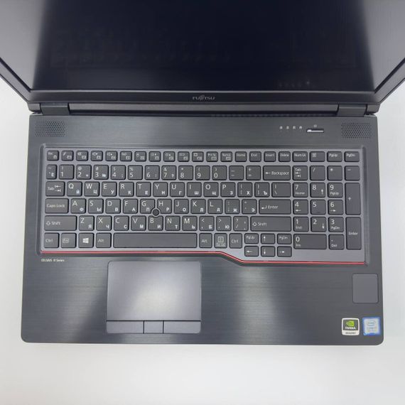 Мобильная рабочая станция Fujitsu Celsius H780 / 15.6" (1920x1080) IPS / Intel Core i7-8750H (6 (12) ядер по 2.2 - 4.1 GHz) / 16 GB DDR4 / 512 GB SSD / nVidia Quadro P600, 4 GB GDDR5, 128-bit / WebCam б/у + Подарок Мышка и коврик | Зображення 3