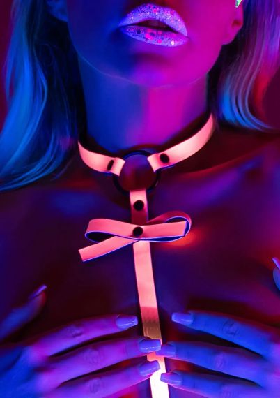 Портупея з бантиком Taboom Glow In The Dark з ефектом свічення у темряві sexstyle | Зображення 3