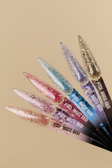 База для нігтів Victoria Avdeeva Magic Base 04 (небесно-блакитний із золотою поталлю) 12 мл HEMA & TPO FREE | Зображення 2