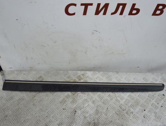 Накладка передніх правих дверей Mercedes-Benz W245 W169 Молдинг дверей правий Мерседес в245 в169 A1696983662