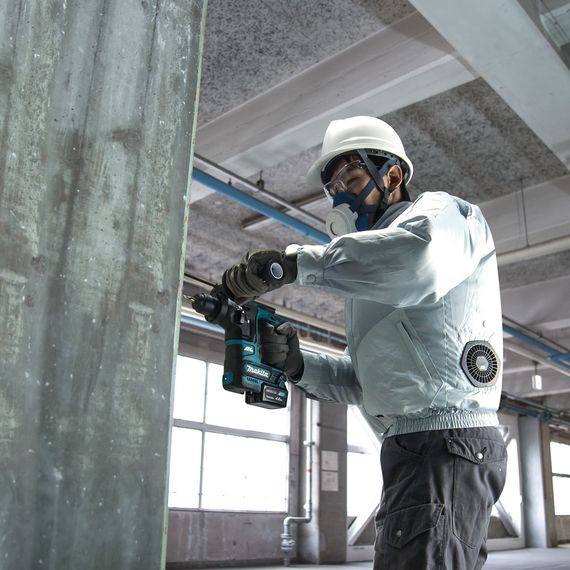 Куртка з капюшоном акумуляторна з вентиляцією Makita DFJ211ZL (LXT, CXT, без акумуляторів та зарядного пристрою) | Зображення 1