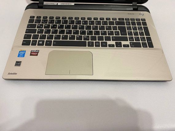 Ноутбук Б-класс Toshiba Satellite L50-B-1DR / 15.6" (1366x768) TN / Intel Core i5-4200U (2 (4) ядра по 1.6 - 2.6 GHz) / 8 GB DDR3 / 128 GB SSD / AMD Radeon R5 M230, 2 GB DDR3, 64-bit / WebCam б/у | Зображення 3