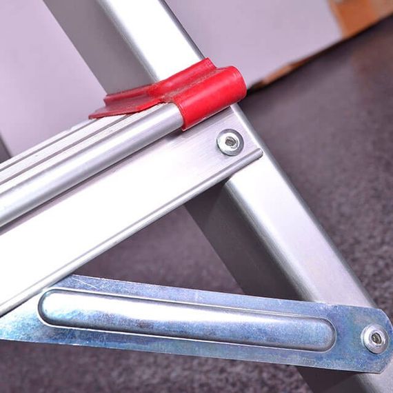 Стрем'янка з алюмінію 2 сходинки, висота до платформи 0,4 м INTERTOOL LT-1002 | Зображення 3