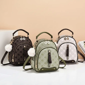 Рюкзак сумочка для девочки маленький прогулочный с меховым брелоком