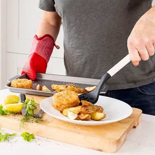 Лопатка з прорізами KitchenAid Classic KHA002OHPNG 34 см біла | Зображення 2