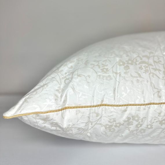 Подушка Лебяжка-золотим Кантом ТМ LeLIT "Bright crystal", Перкаль, Біла, 70/70 | Зображення 1
