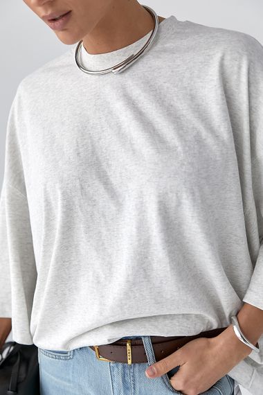 Жіноча футболка оверсайз із декоративним швом на спині - світло-сірий цвет, ONE SIZE (є розміри) | Зображення 3