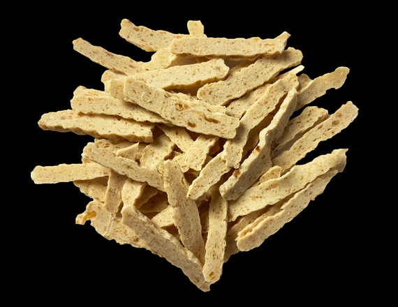 Лакомства для котов Nature's Protection Lifestyle Snack For Cats Soft Fish Strips с рыбой 75 гр | Зображення 1