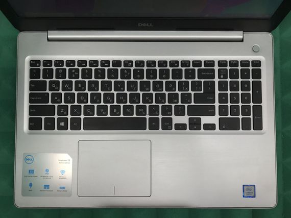 Ноутбук Dell Inspiron 5570 / 15.6" TN / Intel Core i5-8250U (4(8) ядра по 1.6-3.4 GHz) / 8GB DDR4 / 256GB SSD / UHD Graphics 620 / WebCam / USB 3.1 / HDMI / Win 10 б/в | Зображення 2