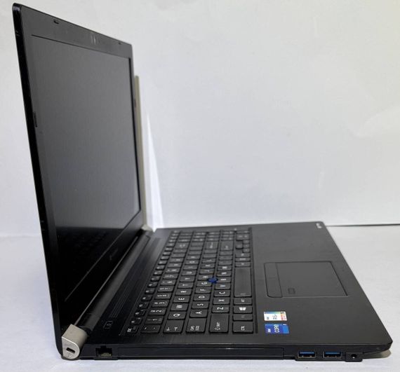 Ультрабук Б-класс Toshiba Tecra A50-J Dynabook / 15.6" (1920x1080) IPS / Intel Core i7-1165G7 (4 (8) ядра по 2.8 - 4.7 GHz) / 16 GB DDR4 / 256 GB SSD / Intel Iris Xe Graphics / WebCam б/у | Зображення 4