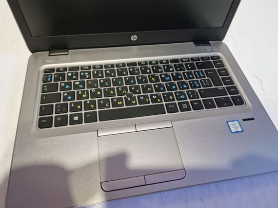 Ультрабук Б-клас HP EliteBook 840 G3 / 14" (1366x768) TN / Intel Core i5-6300U (2 (4) ядра по 2.4 - 3.0 GHz) / 8 GB DDR4 / 128 GB SSD / Intel HD Graphics 520 / WebCam б/в | Зображення 6