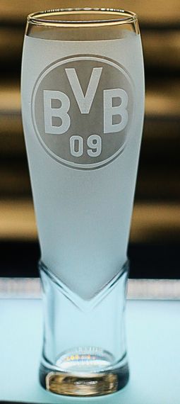 Пивной бокал крафтовый 440 мл ФК Боруссия Дортмунд Borussia с гравировкой подарок для фаната футбольная кружка