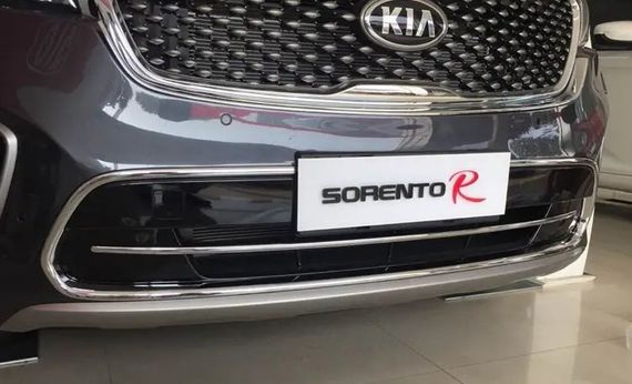Накладка на решітку переднього бампера Libao (пластик) для Kia Sorento UM 2015-2020 рр | Зображення 4