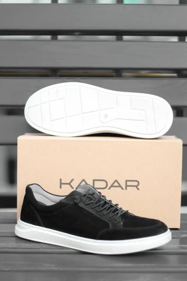 Замшеві кросівки на стильній підошві 46 розмір | Зображення 1