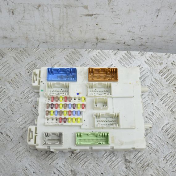 Блок запобіжників 1.6 TDCI Ford Focus III 2011-2015 Модуль запобіжників Форд Фокус 3 BV6N14A073FN