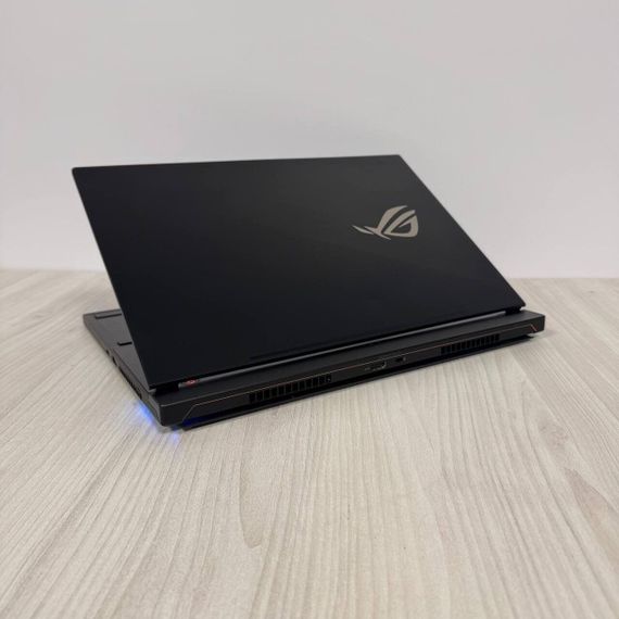 Игровой ноутбук Б-класс Asus ROG Zephyrus S15 GX531GW / 15.6" (1920x1080) IPS / Intel Core i7-8750H (6 (12) ядер по 2.2 - 4.1 GHz) / 16 GB DDR4 / 512 GB SSD NVMe / nVidia GeForce RTX 2070 Max-Q, 8 GB GDDR6, 256-bit / WebCam б/у | Зображення 5