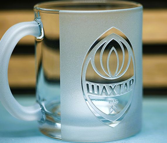 Скляна чашка 320 мл ФК Шахтар Донецькз гравіюванням подарунок для фаната  футбольна кружка | Зображення 1