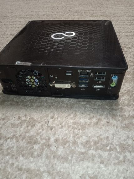 Неттоп Б-клас Fujitsu Esprimo Q920 USFF / Intel Core i5-4590T (4 ядра по 2.0 - 3.0 GHz) / 6 GB DDR3 / 240 GB SSD / Intel HD Graphics 4600 б/в | Зображення 2