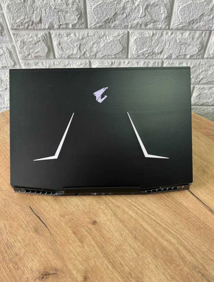 Ноутбук Gigabyte Aorus 15-X9 15.6" 144Hz i7 8750H 16Gb SSD 512Gb RTX 2070 Б/В | Зображення 3