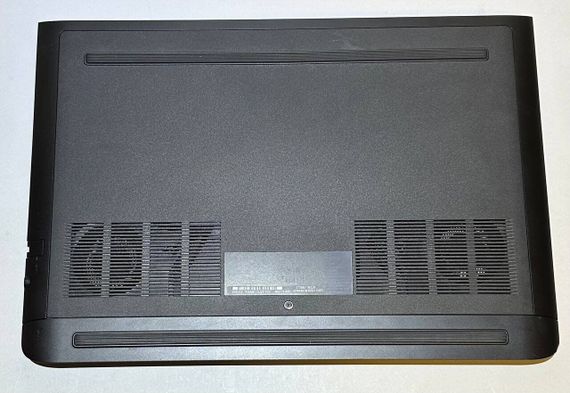 Игровой ноутбук Dell G7 7588 / 15.6" (1920x1080) IPS / Intel Core i7-8750H (6 (12) ядер по 2.2 - 4.1 GHz) / 16 GB DDR4 / 360 GB SSD / nVidia GeForce GTX 1060, 6 GB GDDR5, 192-bit / WebCam б/у | Зображення 6