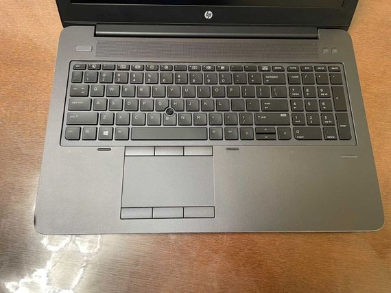 Мобильная рабочая станция Б-класс HP ZBook 15 G3 / 15.6" (1920x1080) TN / Intel Core i7-6700HQ (4 (8) ядра по 2.6 - 3.5 GHz) / 16 GB DDR4 / 256 GB SSD / nVidia Quadro M1000M, 2 GB GDDR5, 128-bit / WebCam б/у | Зображення 3