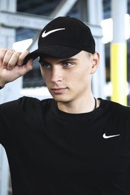 Кепка nike черная белое лого найк
