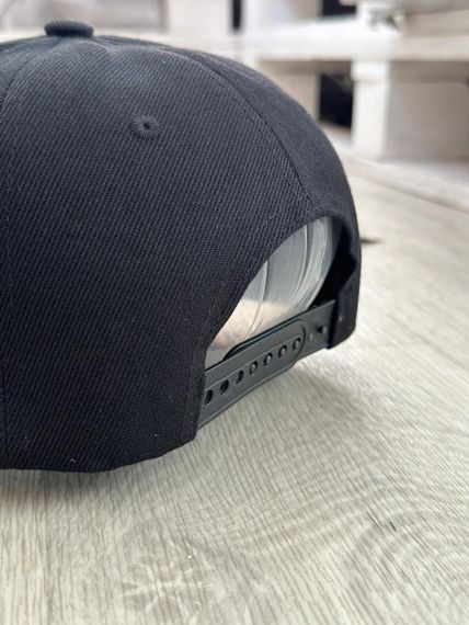 Кепка снепбек (Snapback)  з хрестиком Чорний з білим 56-61р (9057) | Зображення 2