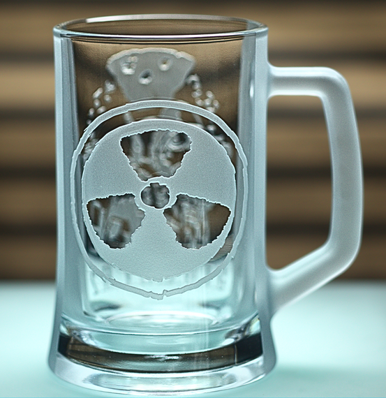 Пивний кухоль 670 мл STALKER 2 з гравіюванням подарунок бокал для фаната зони Сталкер | Зображення 4