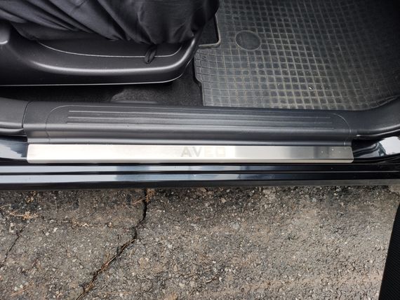 Накладки на дверні пороги Carmos (4 шт, нерж.) для Chevrolet Aveo T250 2005-2011 рр | Зображення 3