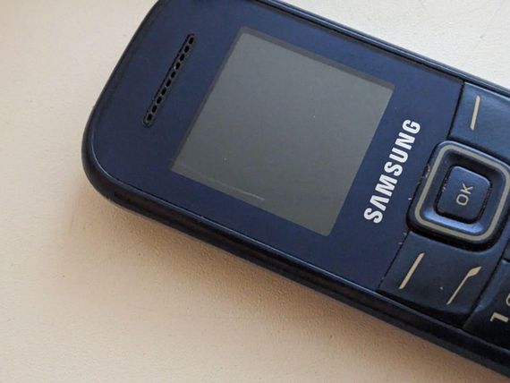 Мобильный телефон Samsung e1200i бу-царапина | Зображення 4