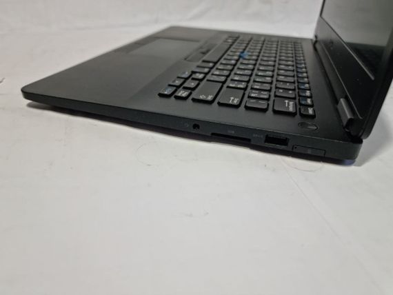 Ультрабук Б-клас Dell Latitude E7470 / 14" (1920x1080) IPS / Intel Core i5-6300U (2 (4) ядра по 2.4 - 3.0 GHz) / 8 GB DDR4 / 256 GB SSD / Intel HD Graphics 520 / WebCam б/в | Зображення 4