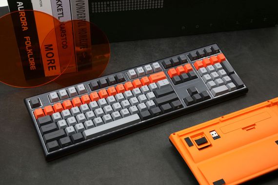 Клавіатура механічна Varmilo Lure VBM108 Bot: Lie 108Key A01A003A8A4A01A005 | Зображення 2
