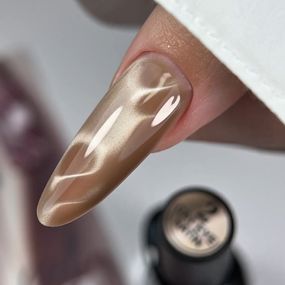 Гель-лак сатиновая кошка Crooz №02 Satin Cat (теплый шелково-карамельный) 8мл