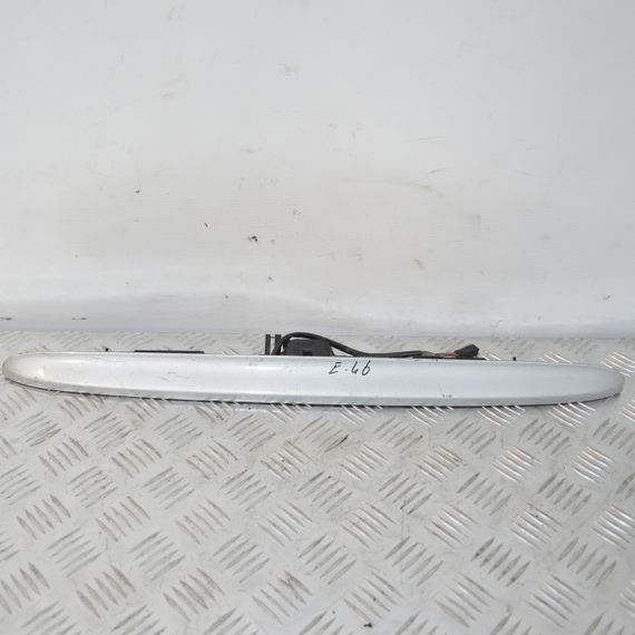 Накладка кришки багажника BMW E46 1997-2006 купе Планка підсвічування заднього номера БМВ е46 8220763