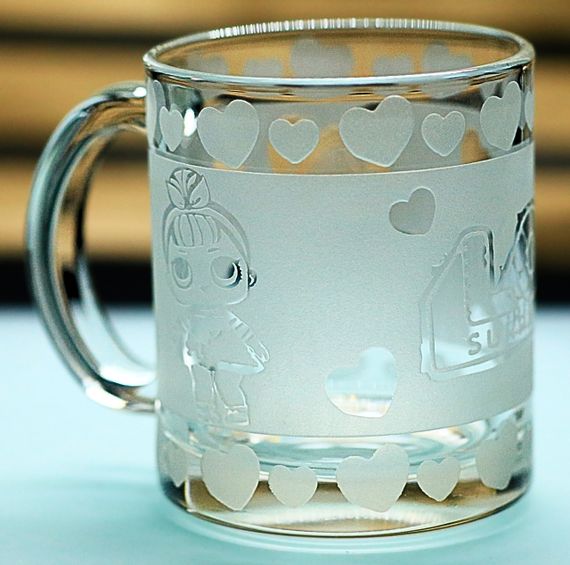 Подарочная детская чашка для чая воды 320 мл с гравировкой кукла ЛОЛ L.O.L | Зображення 1