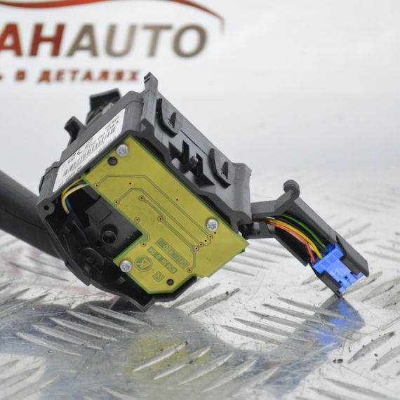 Підрульовий перемикач правий Volkswagen Golf V Caddy III Touran Фольксваген Гольф 5 Кадди Туран 1K0953519A | Зображення 3