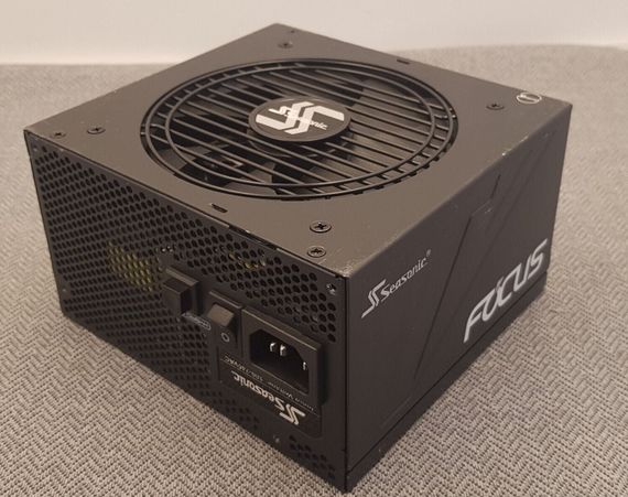 Блок питания Seasonic Focus GX-650 650W (SSR-650FX) / 650W / 24+4(4)+4(8) pin б/у | Зображення 2