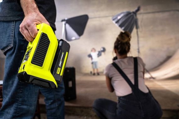 Інвертор напруги акумуляторний Ryobi RY36BI300A-0, MAX POWER 36В, 220В, 300Вт/500Вт пікова, (без АКБ та ЗУ) (5133004893) | Зображення 6